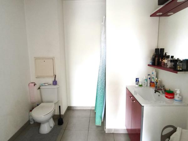Lormont (33310) T2 vendu loué avec terrasse, idéal investisseur