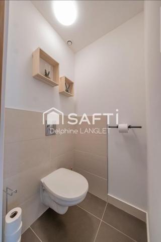 En plein cœur d’Épernay, découvrez cet appartement T2 entièrement refait à neuf, meublé, au 1er étage d’une petite copropriété aux faibles charges. Idéal pour un investisseur ou un primo-accédant, ce bien rare allie confort, emplacement privilégié et rentabilité.