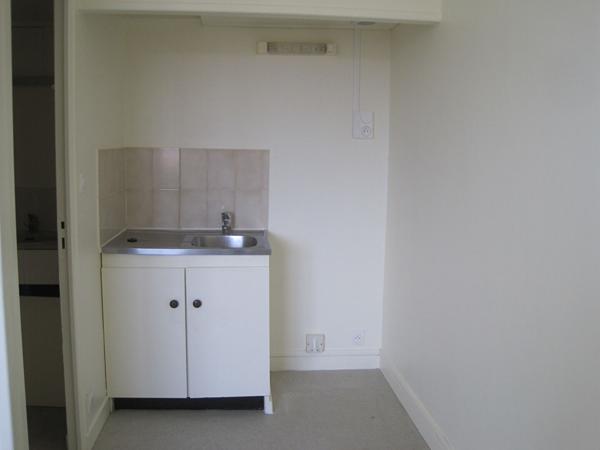 A LOUER STUDIO PROCHE CENTRE VILLE DE ST QUENTIN 02100