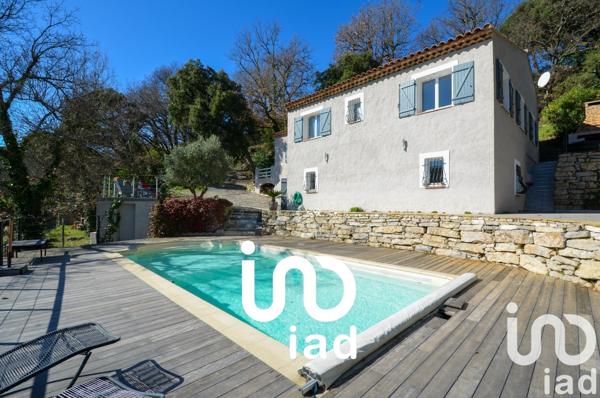 Maison traditionnelle 6 pièces de 114 m² à Collobrières (83610)