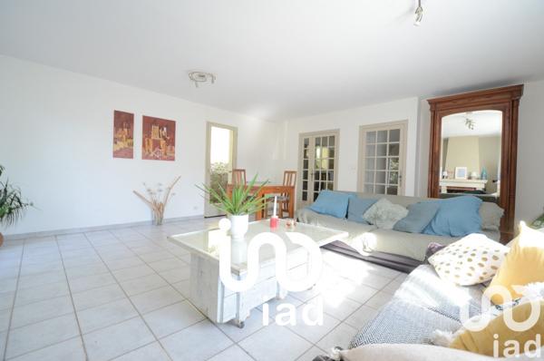 Maison traditionnelle 6 pièces de 114 m² à Collobrières (83610)