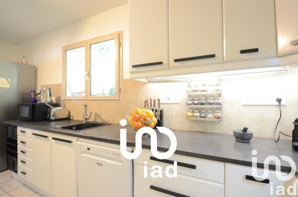 Maison traditionnelle 6 pièces de 114 m² à Collobrières (83610)