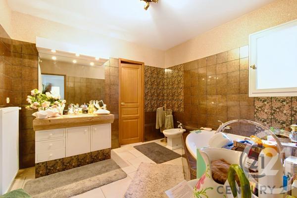 Maison à vendre  4 pièces - 128 m2 VILLENEUVE LES AVIGNON - 30