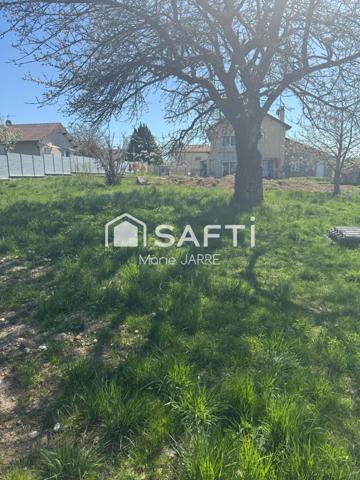 Terrain 1380m² Dolomieu 134 900€