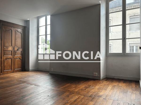 Location Appartement 4 pièces 148.1 m² - 1 RUE JELIOTTE Oloron Ste Marie 64400