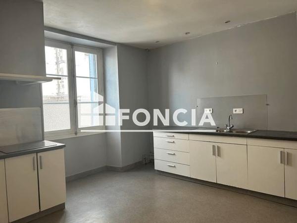 Location Appartement 4 pièces 148.1 m² - 1 RUE JELIOTTE Oloron Ste Marie 64400