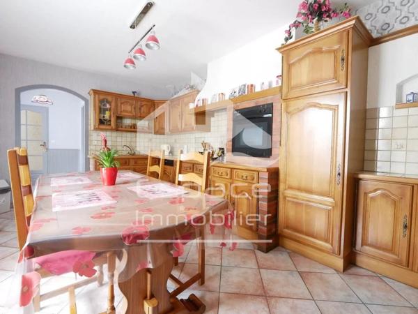 Maison de qualité 134m2 sur terrains de 4000m2, 4 chambres, au calme à 5 min de Ruaudin et de Changé