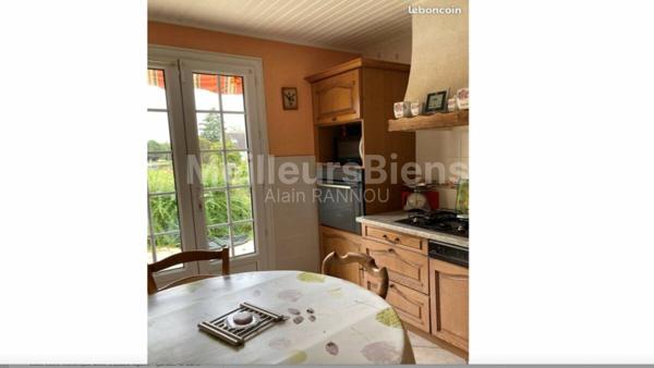 Maison de qualité 134m2 sur terrains de 4000m2, 4 chambres, au calme à 5 min de Ruaudin et de Changé