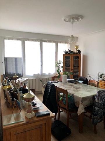 Maison de qualité 134m2 sur terrains de 4000m2, 4 chambres, au calme à 5 min de Ruaudin et de Changé
