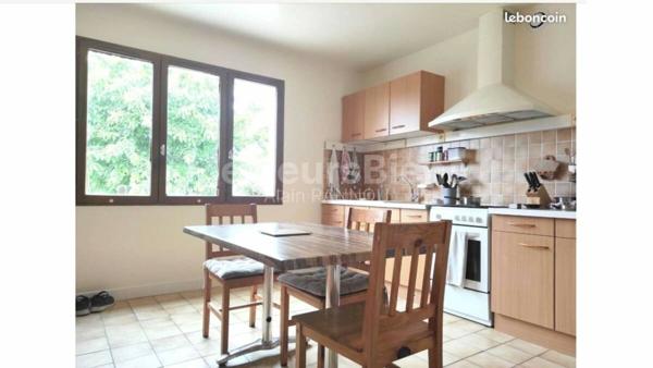Maison de qualité 134m2 sur terrains de 4000m2, 4 chambres, au calme à 5 min de Ruaudin et de Changé