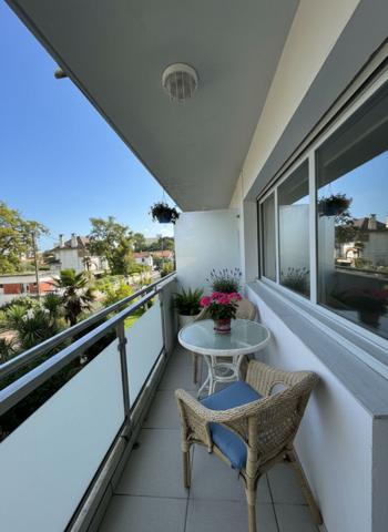 Exclusivité : Studio Cabine 100m du Bassin. aperçu bassin !