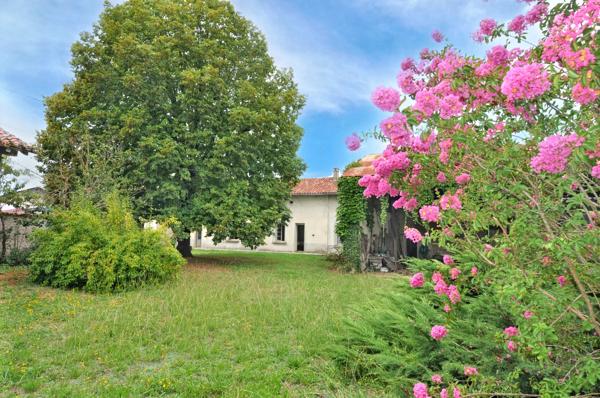 Ancienne ferme à restaurer - 160 m² avec un terrain de 4 794 m²