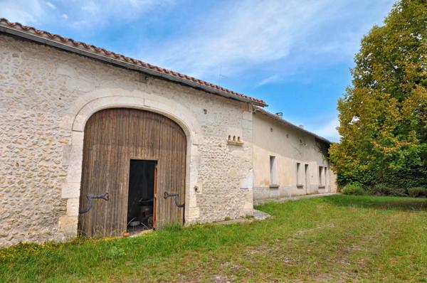 Ancienne ferme à restaurer - 160 m² avec un terrain de 4 794 m²