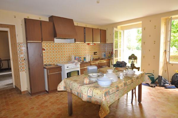 Ancienne ferme à restaurer - 160 m² avec un terrain de 4 794 m²
