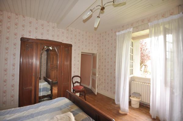 Ancienne ferme à restaurer - 160 m² avec un terrain de 4 794 m²