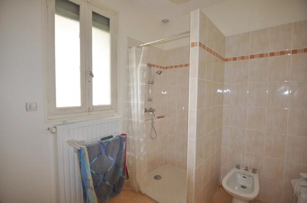 Ancienne ferme à restaurer - 160 m² avec un terrain de 4 794 m²