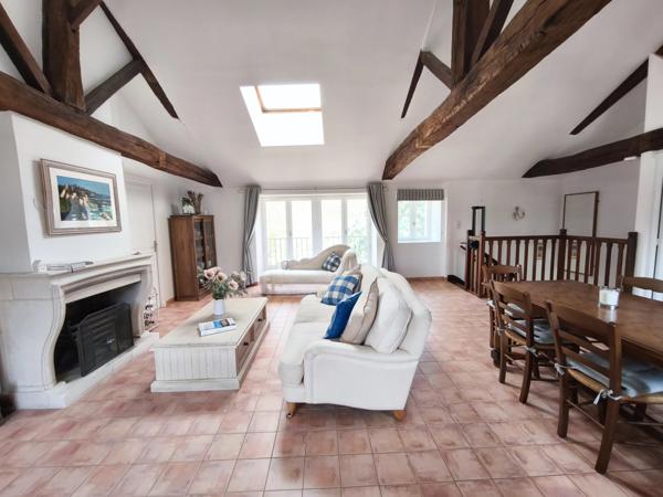 Charmant appartement en duplex de deux chambres au sein d'un magnifique domaine de château
