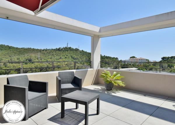 Saint-Raphaël (83700) APPARTEMENT 4 PIECES DERNIER ETAGE AVEC UNE GRANDE TERRASSE, GARAGE ET PLACE DE PARKING