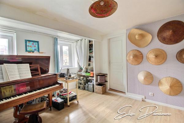 LE HAVRE - Quartier SAINT MICHEL - Propriété d'environ 320m²  sur terrain de 385m²