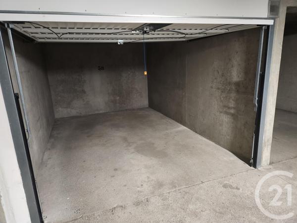 Parking à vendre  12 m 2   PARIS  - 75018