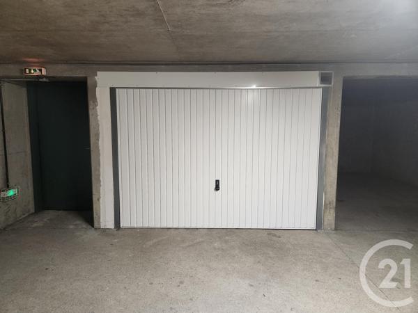 Parking à vendre  12 m 2   PARIS  - 75018
