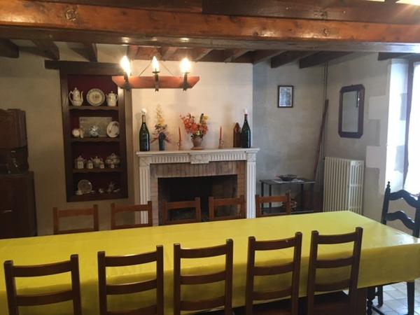 Veaugues (18300) Maison 5 Pièces de 135m2 avec Garage et dépandances sur parcelle de 1770m2 à proximité de Veaugues