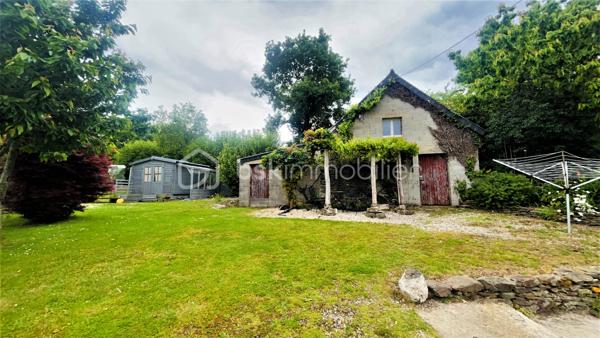 Située dans un environnement calme et rural, découvrez le charme de cette maison construite en 1949 sur un terrain d’environ 1900 m². 

Belle maison, entièrement rénovée en pierre de taille, offre un équilibre entre le charme de l’ancien et le confort moderne dans une tranquillité absolue. Elle permet également de profiter d’un espace  extérieur agréable grâce à son jardin aménagé et d’une piscine hors sol. 
La présence d’un hangar de 90m², d’un abri de jardin en bois et d’une dépendance à rénover de plus de 70m², sont  des plus pour les aventureux.

Ce bien est situé à la campagne de Landeleau, entre la ville de Carhaix et de Châteauneuf-du-Faou. 
Cette charmante maison est composée de : 
Au rez-de-chaussée 
- D’une entrée
- D’un séjour de 21m²
- D’une cuisine équipée de 17m² , 
- D’une véranda isolée et chauffée de 17m². 
A l’étage : 
- Une chambre parentale avec sa salle d’eau privative et son WC de 12m² ; 
- Deux pièces bien aménagées de 6m² et 5m² en loi Carrez 
- Salle de douche ; 
La véranda est ouverte sur sa terrasse et son agréable jardin. 

Il faut parler de l'aspect techniques  :
-	Huisseries en bois double vitrage
-	Chauffage électrique et poêle à bois
-	Volets battants au rez-de-chaussée
-       Isolation murs et toitures
-       Toiture en bon état 
-	VMC dans les toilettes du rez-de-chaussée 
-	Assainissement en fosse septique avec pompe de relevage. 

Le jardin est clos, sans vis-à-vis à l'arrière de la propriété. Terrain arboré et aménagé.   
Elle est à la recherche de nouveaux propriétaires qui pourraient être vous. Pour la visiter, me contacte au 07 64 41 12 36 ou par mail'e.barre@bskimmobilier.com.