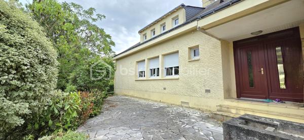 *** MAISON FAMILIALE / TERRAIN CONSTRUCTIBLE  / CALME / SAINT BARTHELEMY D'ANJOU ***

Maison familiale dans un quartier calme de Saint Barthelemy d’Anjou de 260 m² avec vie de plain-pied sur une parcelle de 1280m² et proches des transports et commodités.

La maison se compose au Rdc d'une entrée donnant sur une belle pièce de vie, salon / séjour traversant qui se poursuit sur un jardin clos sans vis à vis arboré avec piscine à rénover.
Une cuisine dinatoire lumineuse donne directement sur la pièce de vie.
Une suite parentale avec salle d’eau ainsi que 4 chambres et une salle de bain supplémentaire complète le RDC pour parfait cette vie de plain-pied.

A l’étage un espace avec 2 chambres et une salle de bain et dressing ainsi qu’une seconde partie composée de 3 chambres, une salle de bain et un espace cuisine pouvant convenir pour une location avec son propre accès indépendant de la maison.

Une belle terrasse exposée sud laissera place à d'agréables moments de convivialité en toute intimités.
La maison possède aussi un garage en sous-sol complet sur la surface totale de la maison pour stationner plusieurs véhicules.

Coté confort, la maison est équipée d'une chaudière à gaz Viessmann.
Travaux de rafraîchissement à prévoir.

Cette maison offre de nombreuses possibilités sur cette grande parcelle de 1280m² entièrement constructibles.
Venez découvrir ce bien, je suis à votre disposition pour tous renseignements et me ferai un plaisir de vous montrer cette charmante maison.

Taxe Foncière 3800€