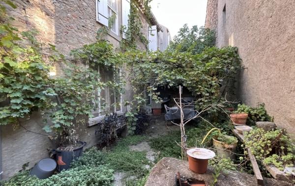 Vente Maison AVEC COUR - DEPENDANCE et GARAGE à rénover Homps   