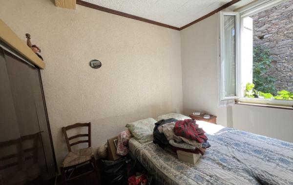 Vente Maison AVEC COUR - DEPENDANCE et GARAGE à rénover Homps   