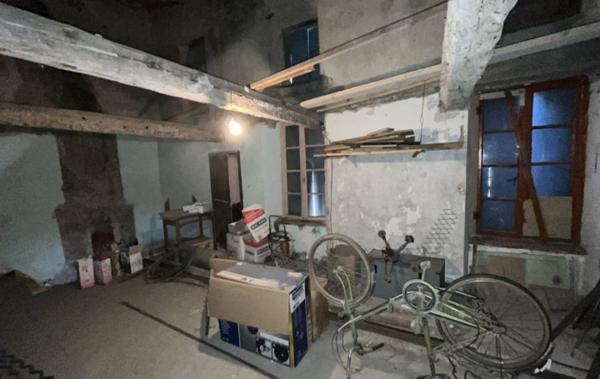 Vente Maison AVEC COUR - DEPENDANCE et GARAGE à rénover Homps   