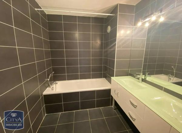 Appartement à louer 3 pièces 76.32m²