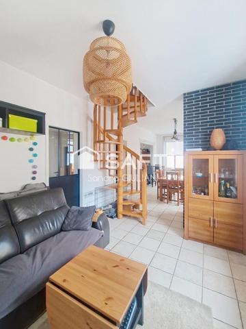 Appartement en duplex rénové, aux portes des frontières sans travaux !