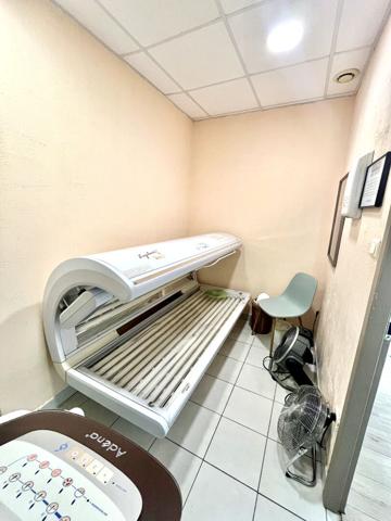 GIGEAN, Fonds de commerce salon d'esthétique 55m2