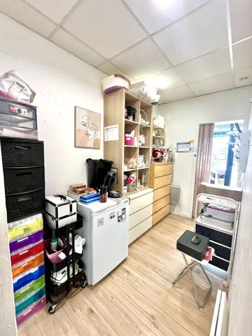 GIGEAN, Fonds de commerce salon d'esthétique 55m2