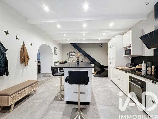 Maison à vendre 5 pièces 130 m² Saint-Saturnin-lès-Avignon