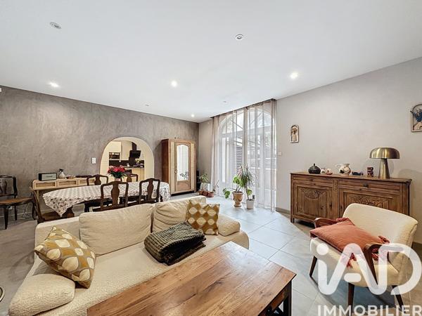 Maison à vendre 5 pièces 130 m² Saint-Saturnin-lès-Avignon