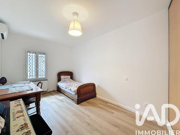 Maison à vendre 5 pièces 130 m² Saint-Saturnin-lès-Avignon