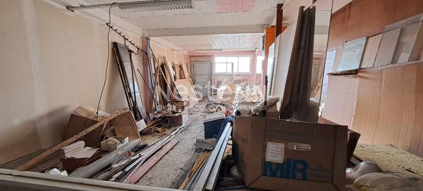 Ensemble immobilier avec 2 locaux commerciaux loués, 4 appartements et un hangar de 200 m2 sur Etampes quartier Saint-Martin à 650m de la gare RER C Saint-Martin d'Etampes