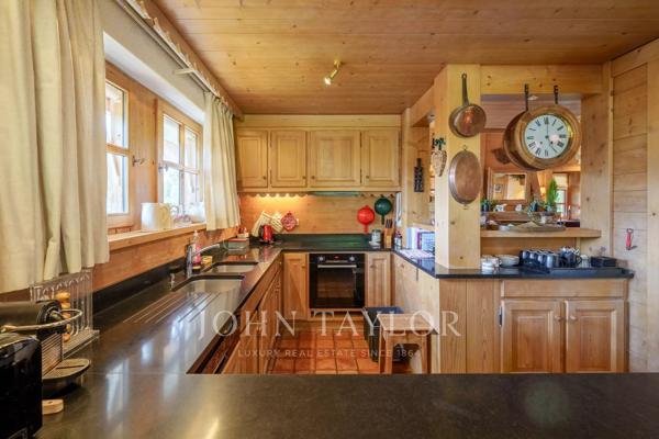 Superbe chalet de 9 chambres à Demi-Quartier