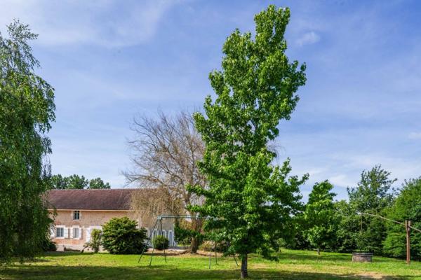 Propriété de Caractère et de charme proche de MONT DE MARSAN (40) - 430 M2 Habitables - Terrain 9000m2 environ