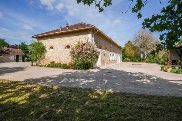 Propriété de Caractère et de charme proche de MONT DE MARSAN (40) - 430 M2 Habitables - Terrain 9000m2 environ