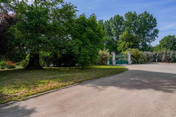 Propriété de Caractère et de charme proche de MONT DE MARSAN (40) - 430 M2 Habitables - Terrain 9000m2 environ