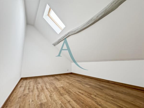 Duplex Centre ville Ballancourt 76,15 m²