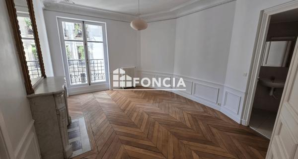 Location Appartement 4 pièces 105.76 m² - Paris 75016