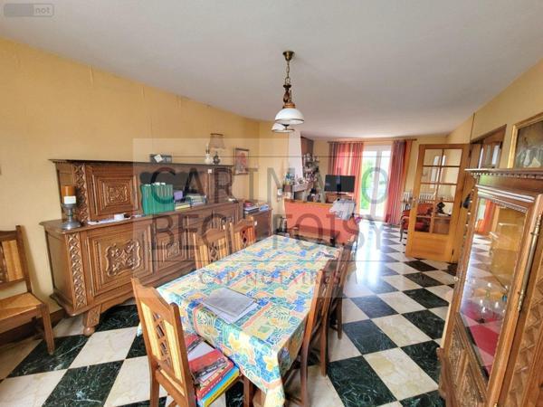 Maison à vendre à Cloyes-les-Trois-Rivières dans l'Eure-et-Loir (28220), ref : RCA/843   
Centre-ville