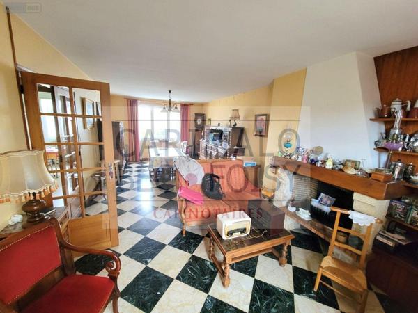 Maison à vendre à Cloyes-les-Trois-Rivières dans l'Eure-et-Loir (28220), ref : RCA/843   
Centre-ville