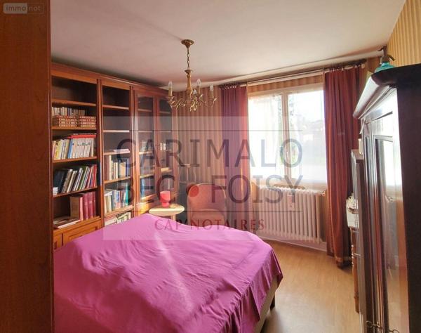 Maison à vendre à Cloyes-les-Trois-Rivières dans l'Eure-et-Loir (28220), ref : RCA/843   
Centre-ville