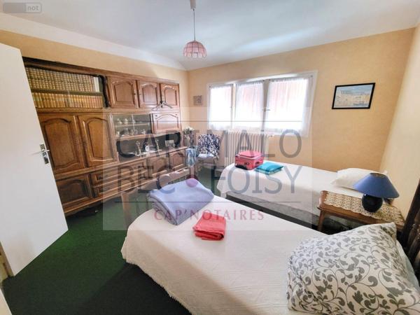 Maison à vendre à Cloyes-les-Trois-Rivières dans l'Eure-et-Loir (28220), ref : RCA/843   
Centre-ville