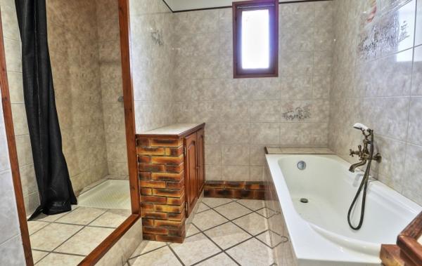 Vente Villa Avec garage double à rafraîchir Castelnau-d'aude   